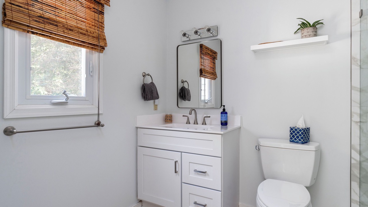 Photo of Bathroom in Deltaville