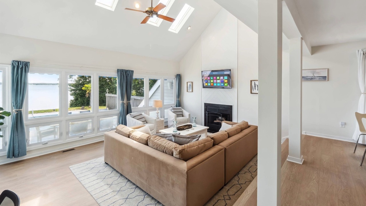 Photo of Bedroom in Deltaville