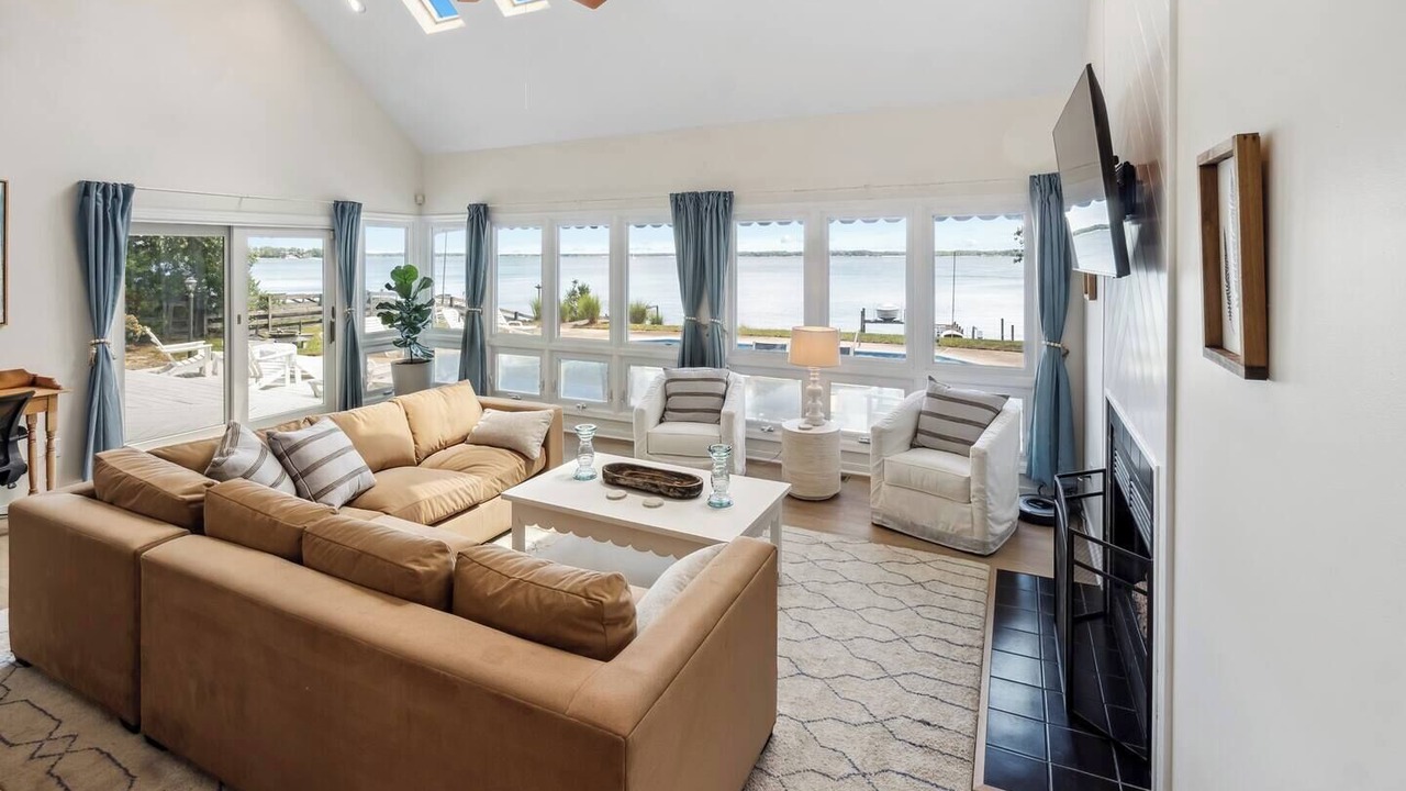 Photo of Bedroom in Deltaville