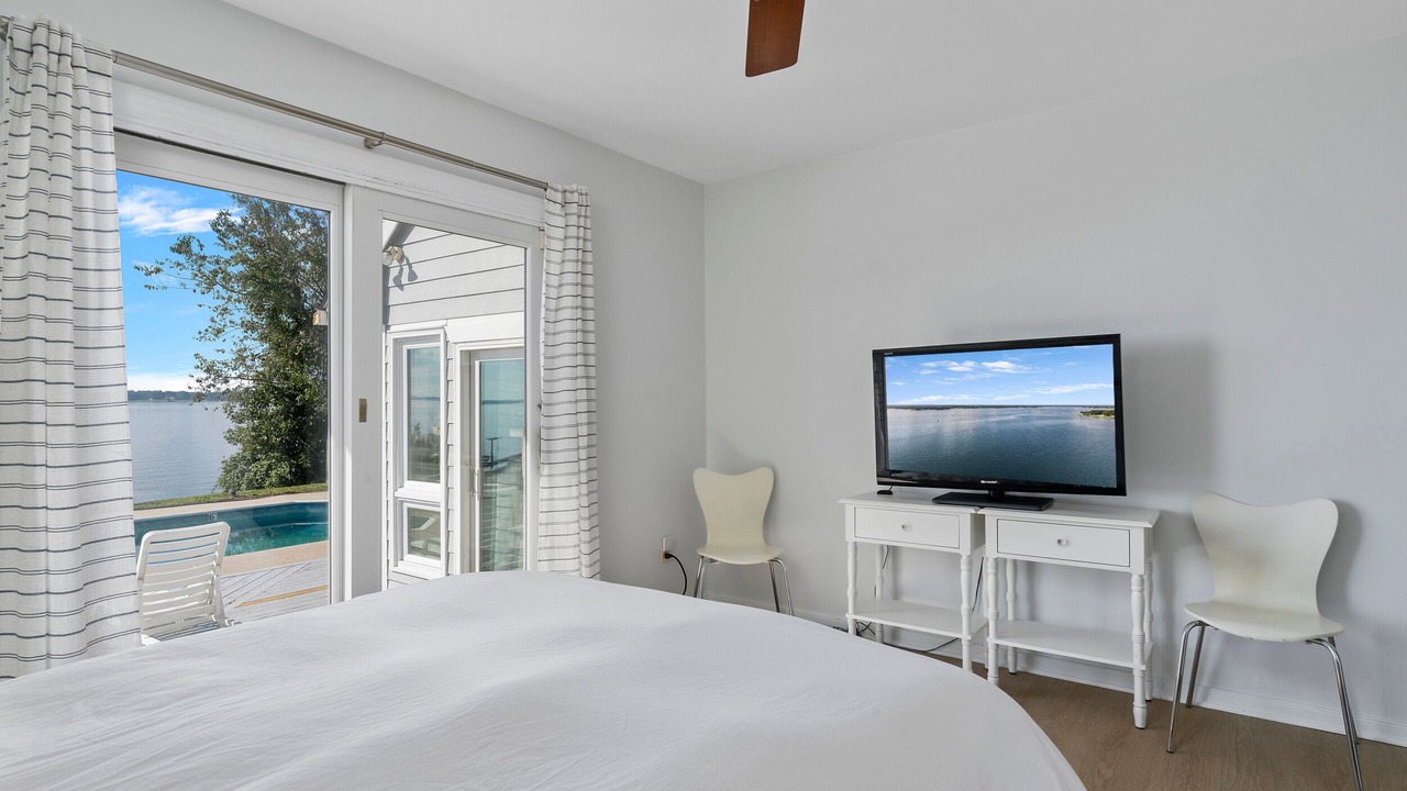 Photo of Bedroom in Deltaville