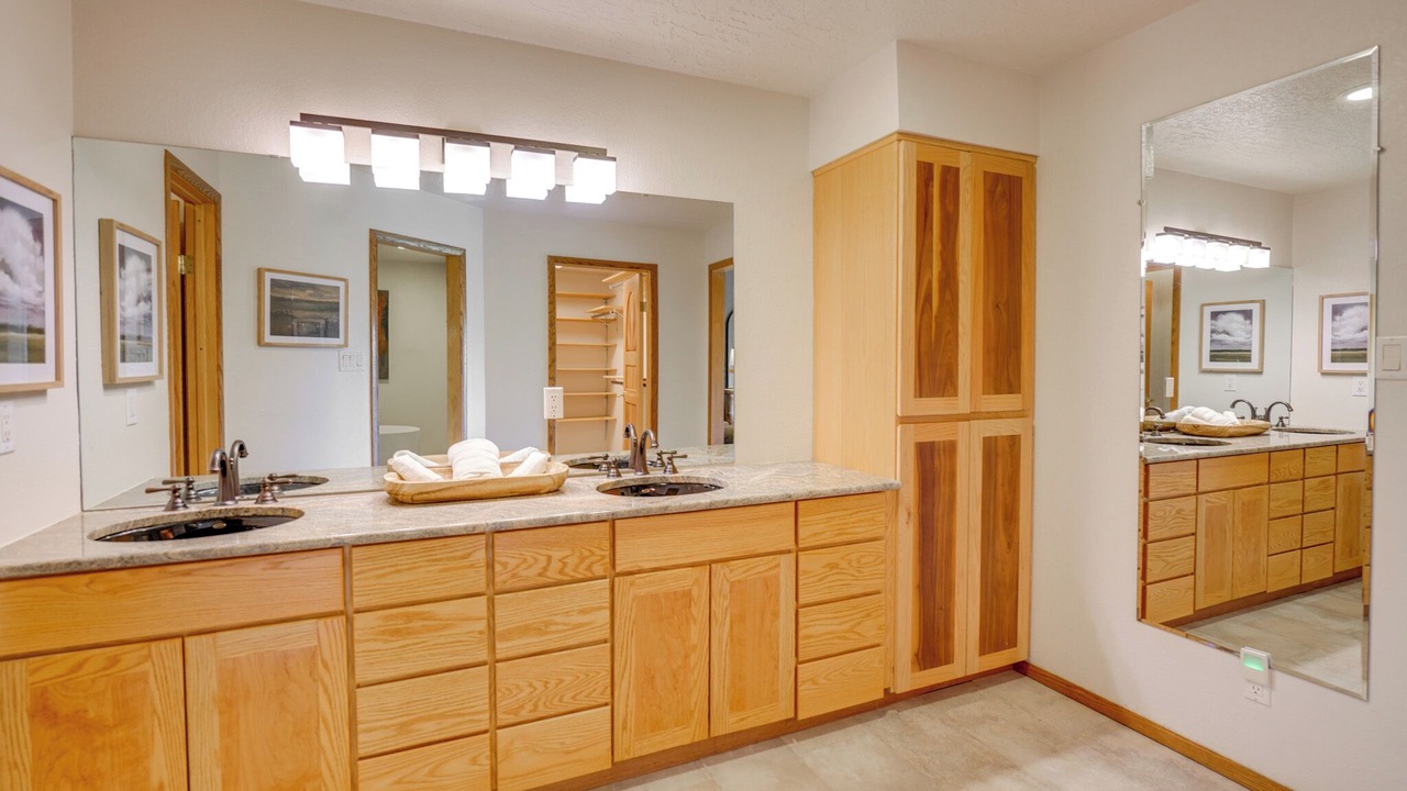 Photo of Bathroom in Flora Vista