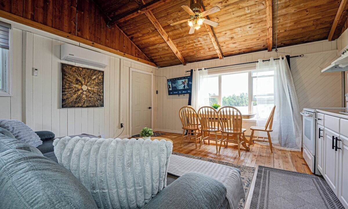 Photo of Livingroom in Magnetawan