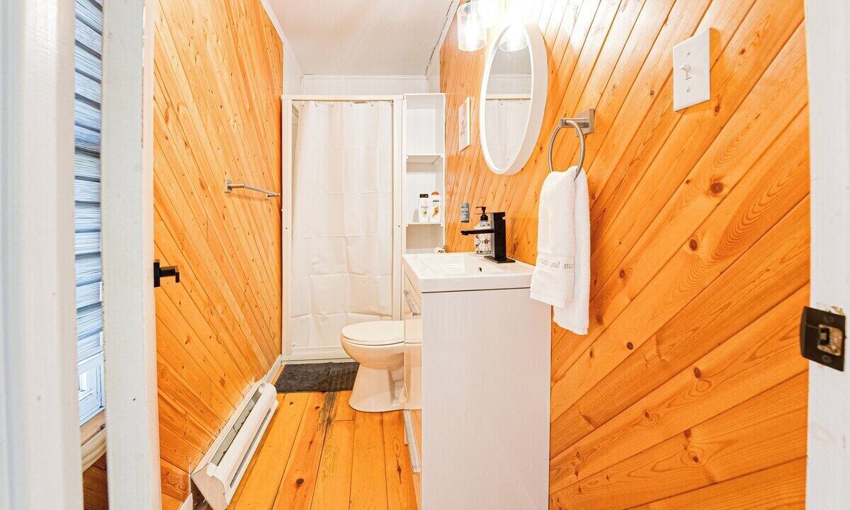 Photo of Bathroom in Magnetawan
