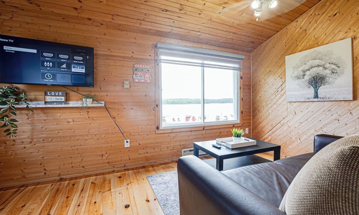 Photo of Livingroom in Magnetawan