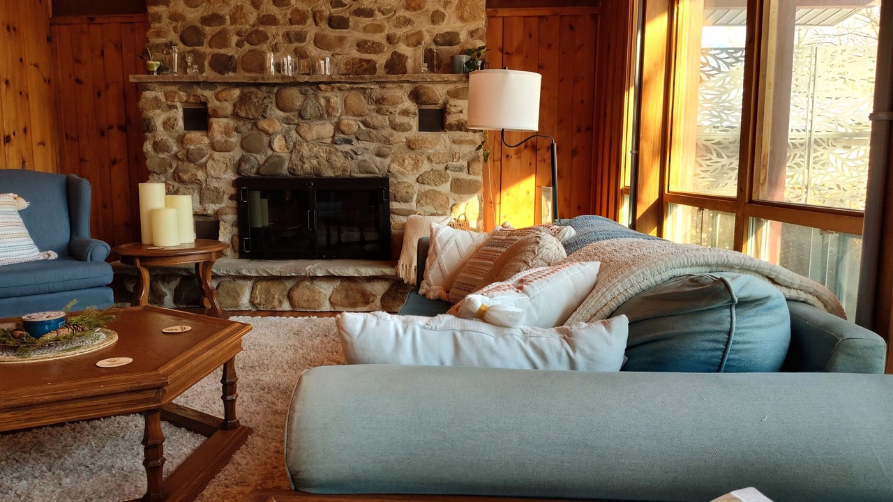 Photo of Livingroom in Alton