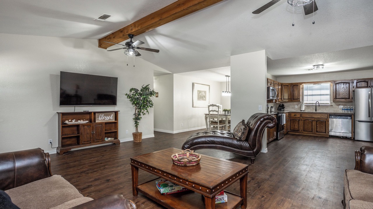 Photo of Livingroom in Thackerville