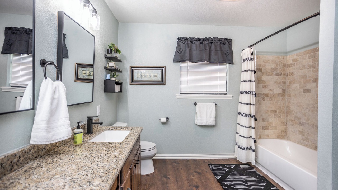 Photo of Bathroom in Thackerville