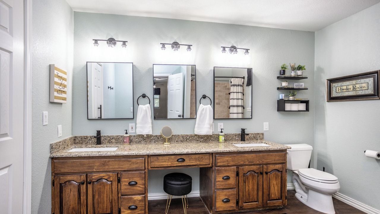 Photo of Bathroom in Thackerville