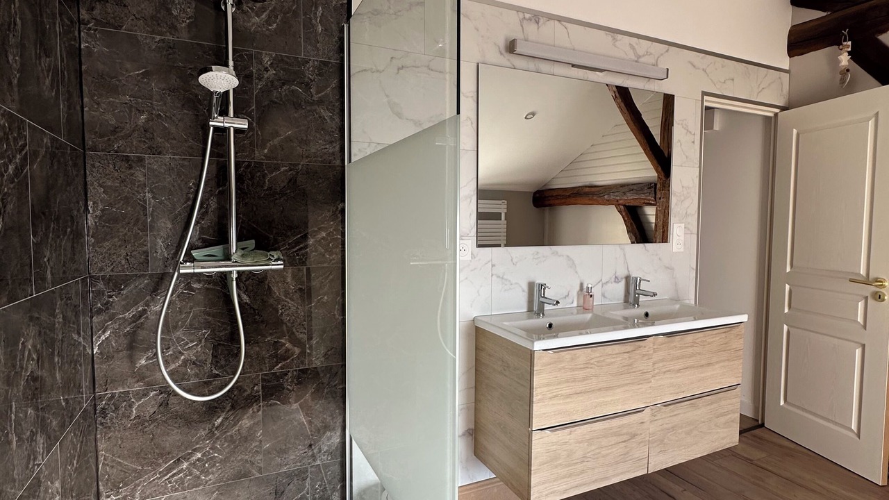 Photo of Bathroom in Prix-les-Mezieres