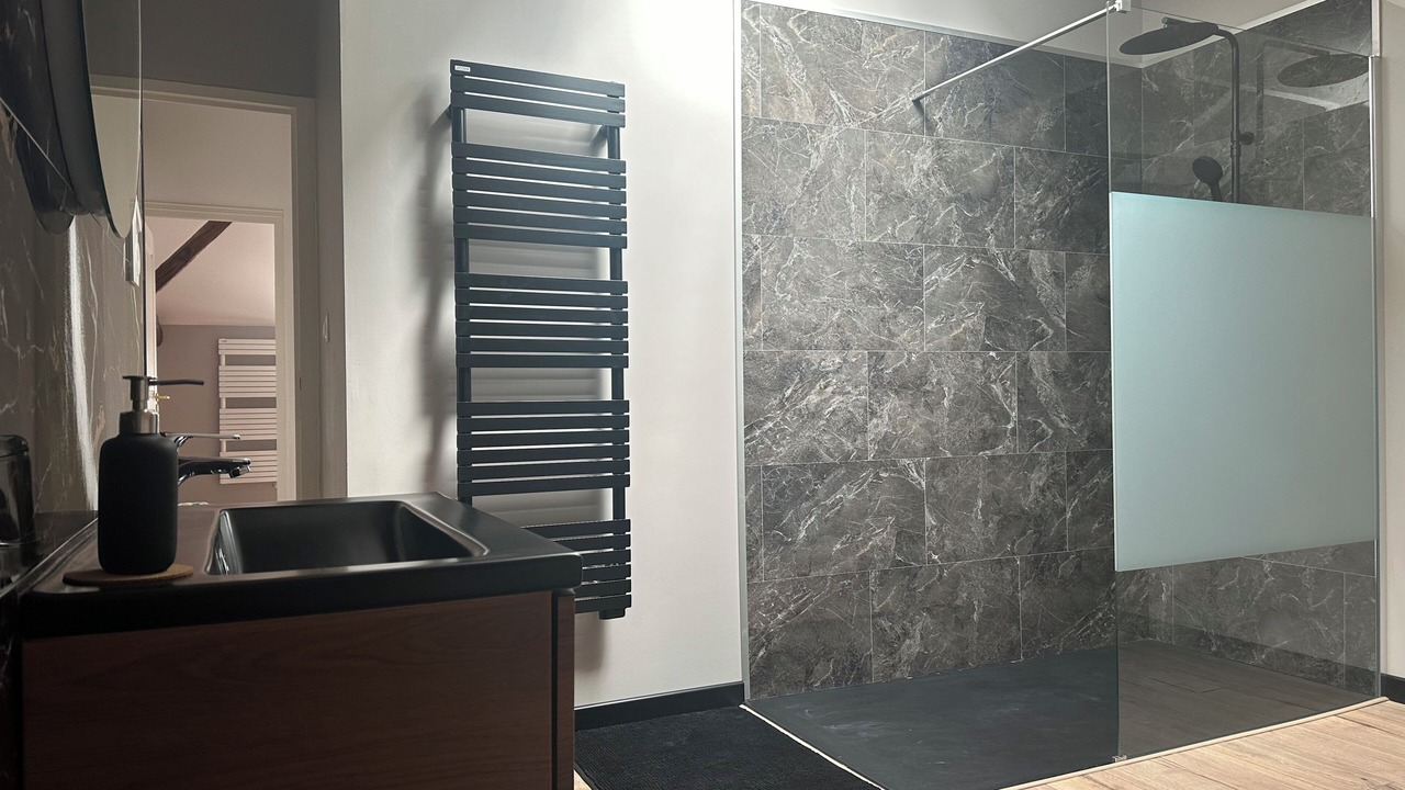 Photo of Bathroom in Prix-les-Mezieres
