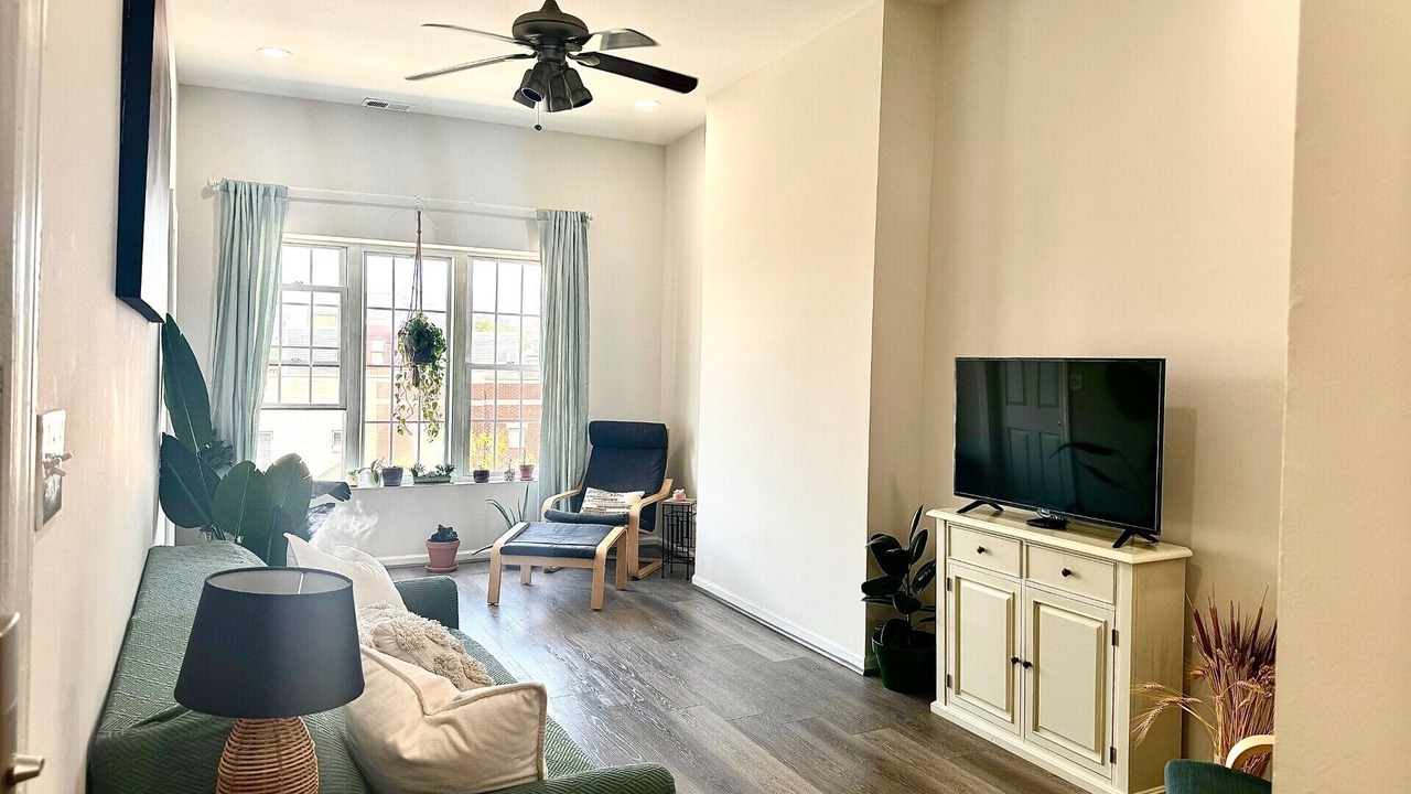 Photo of Livingroom in East Garfield Park