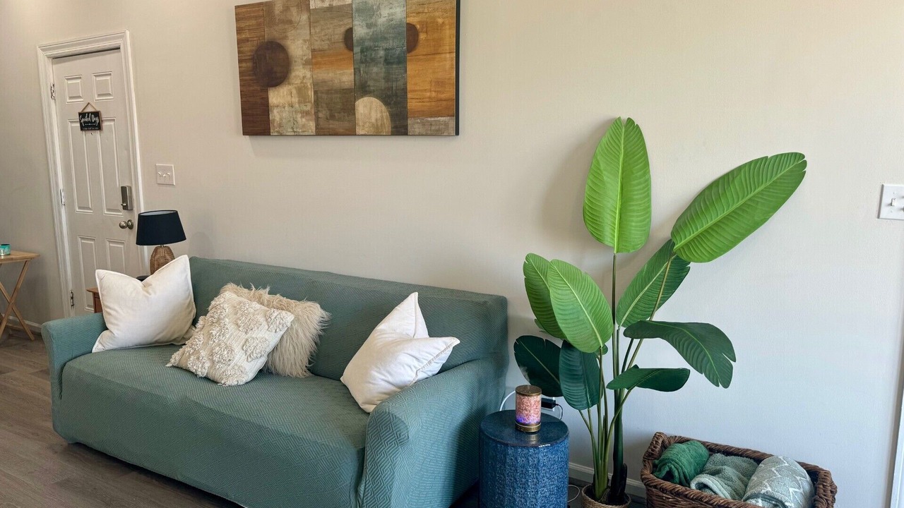 Photo of Livingroom in East Garfield Park
