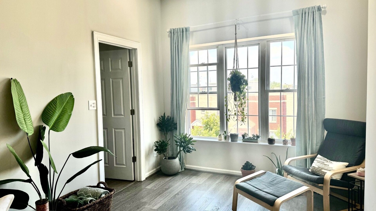 Photo of Livingroom in East Garfield Park