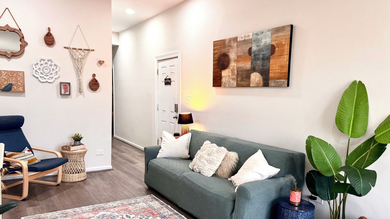 Photo of Livingroom in East Garfield Park