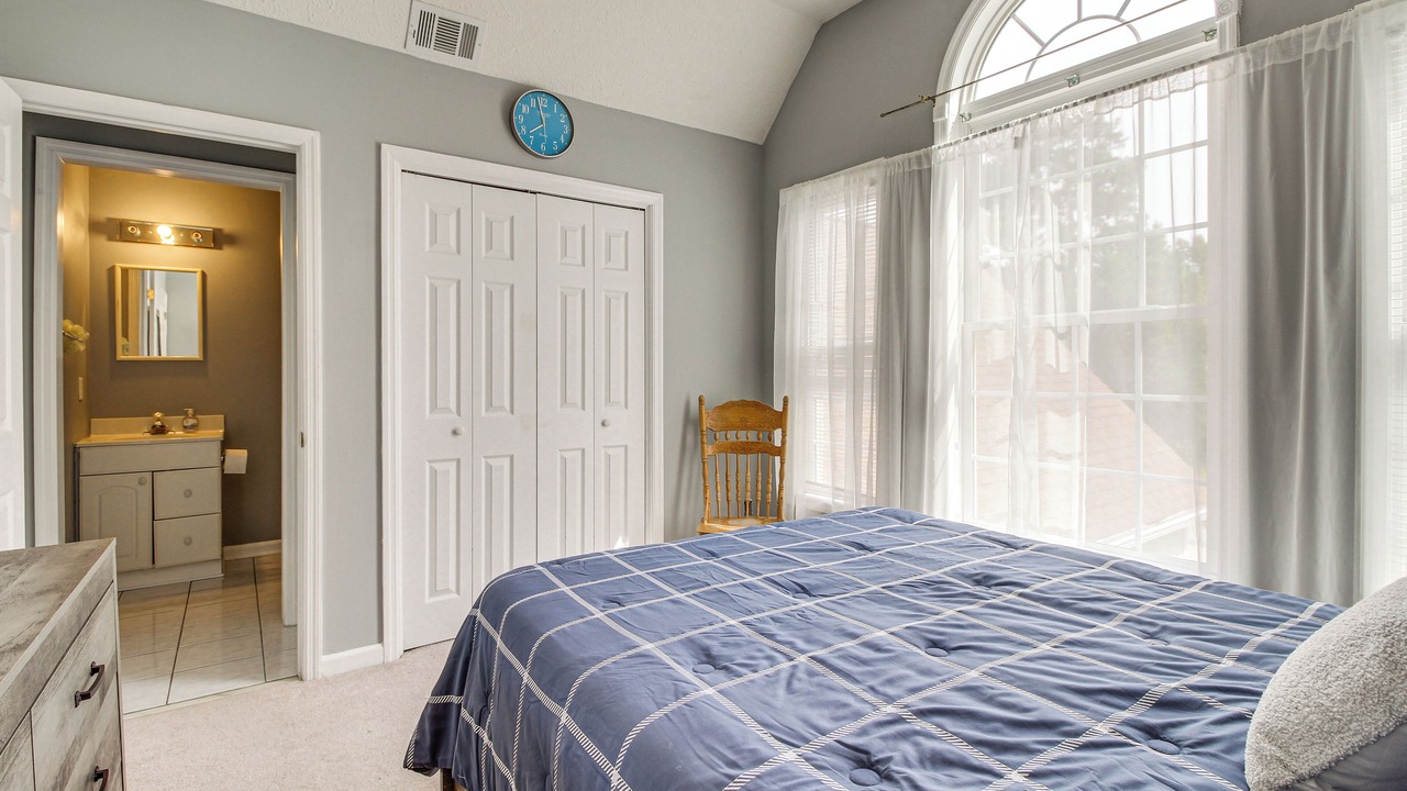 Photo of Bedroom in Richmond Hill