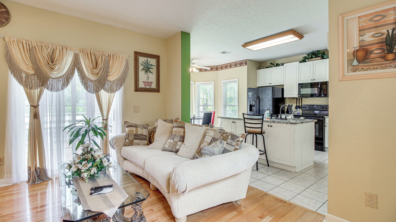 Photo of Livingroom in Richmond Hill