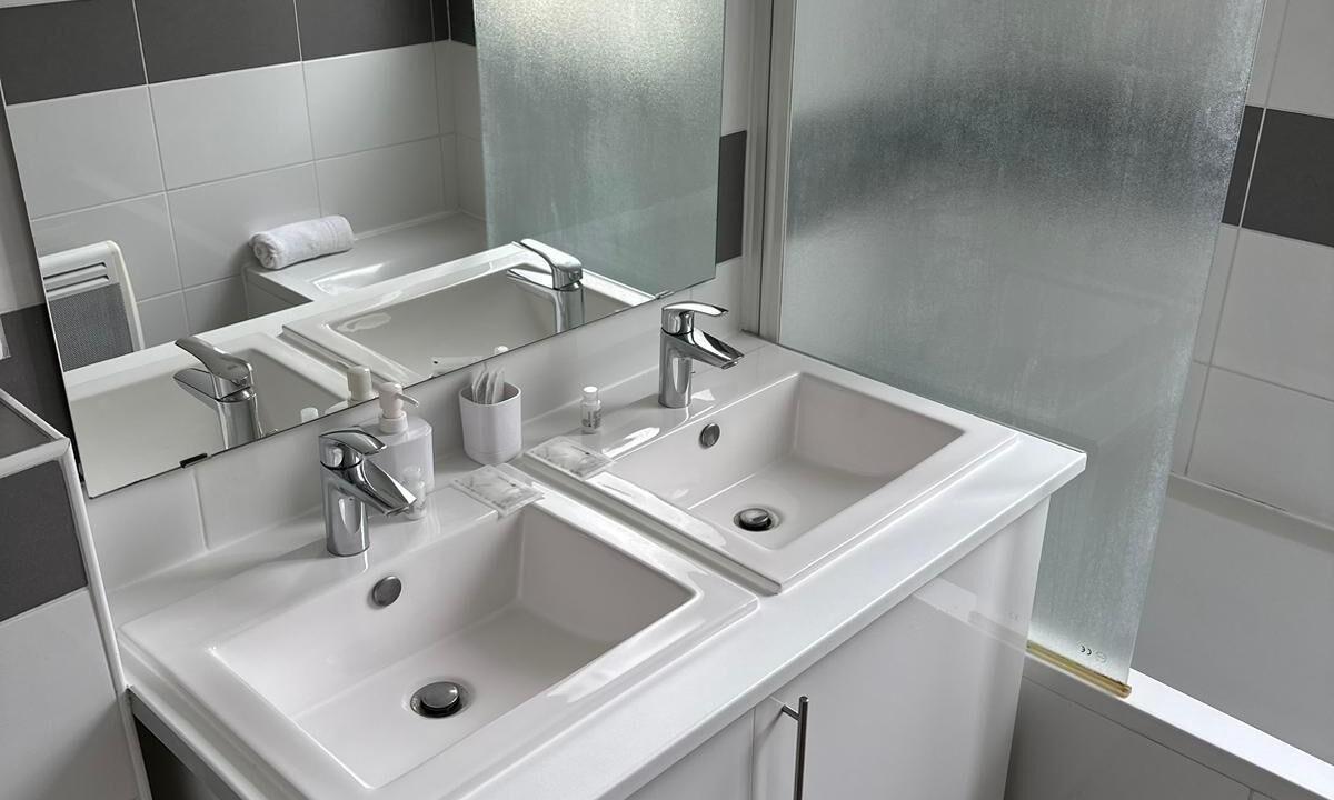 Photo of Bathroom in Arcueil