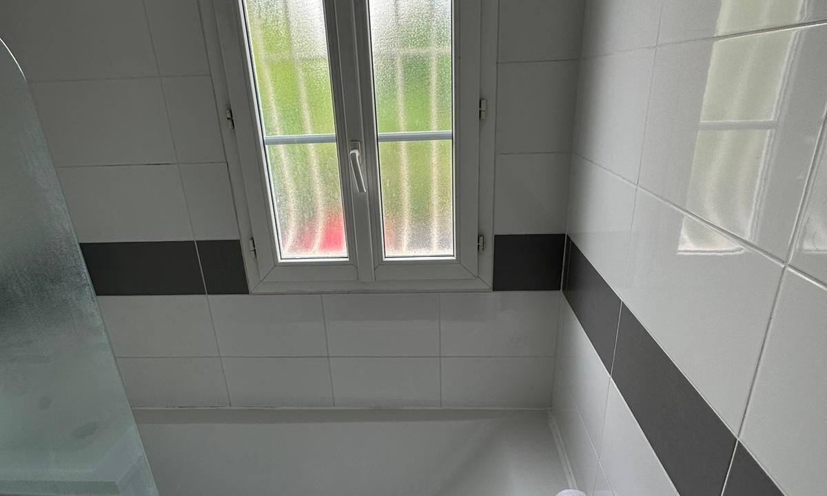 Photo of Bathroom in Arcueil