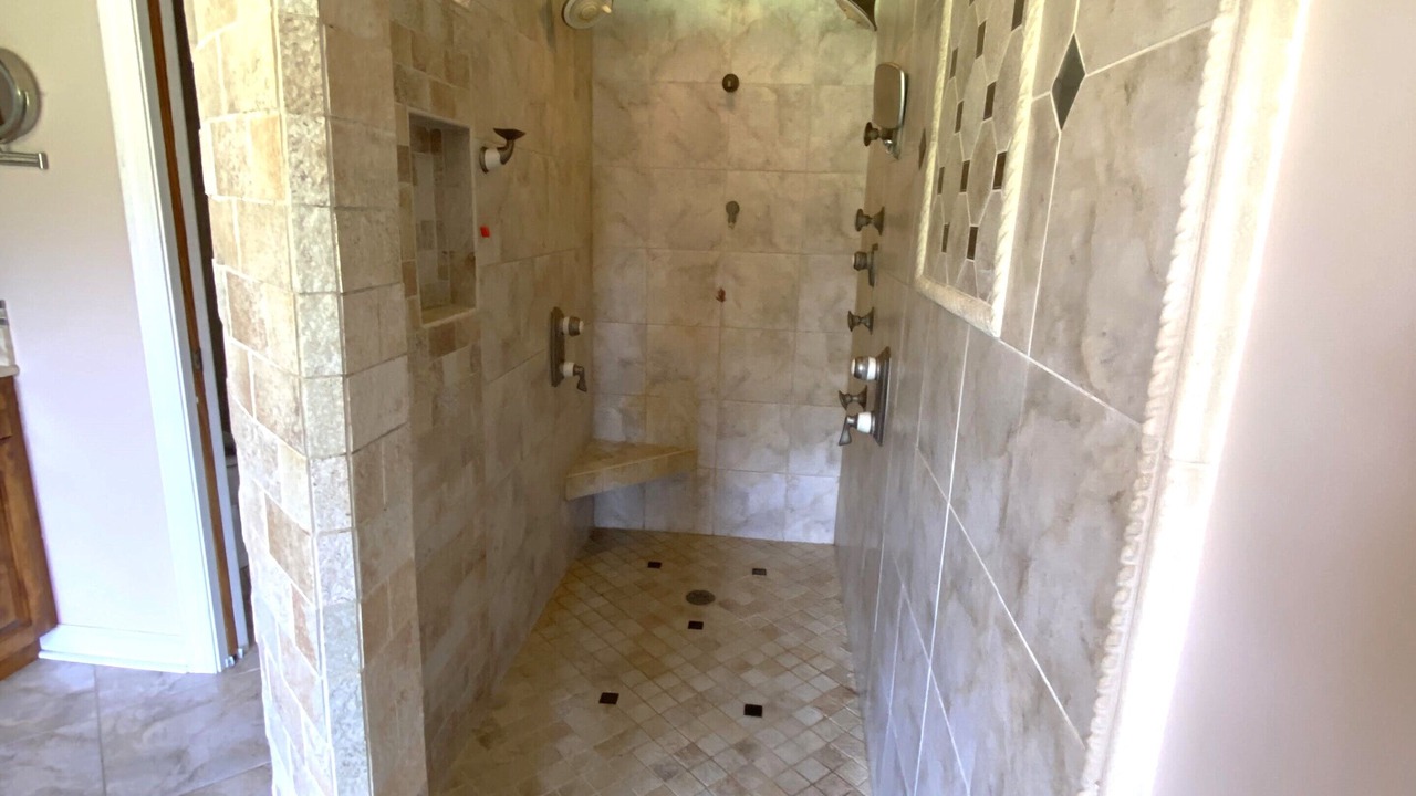 Photo of Bathroom in Fentress
