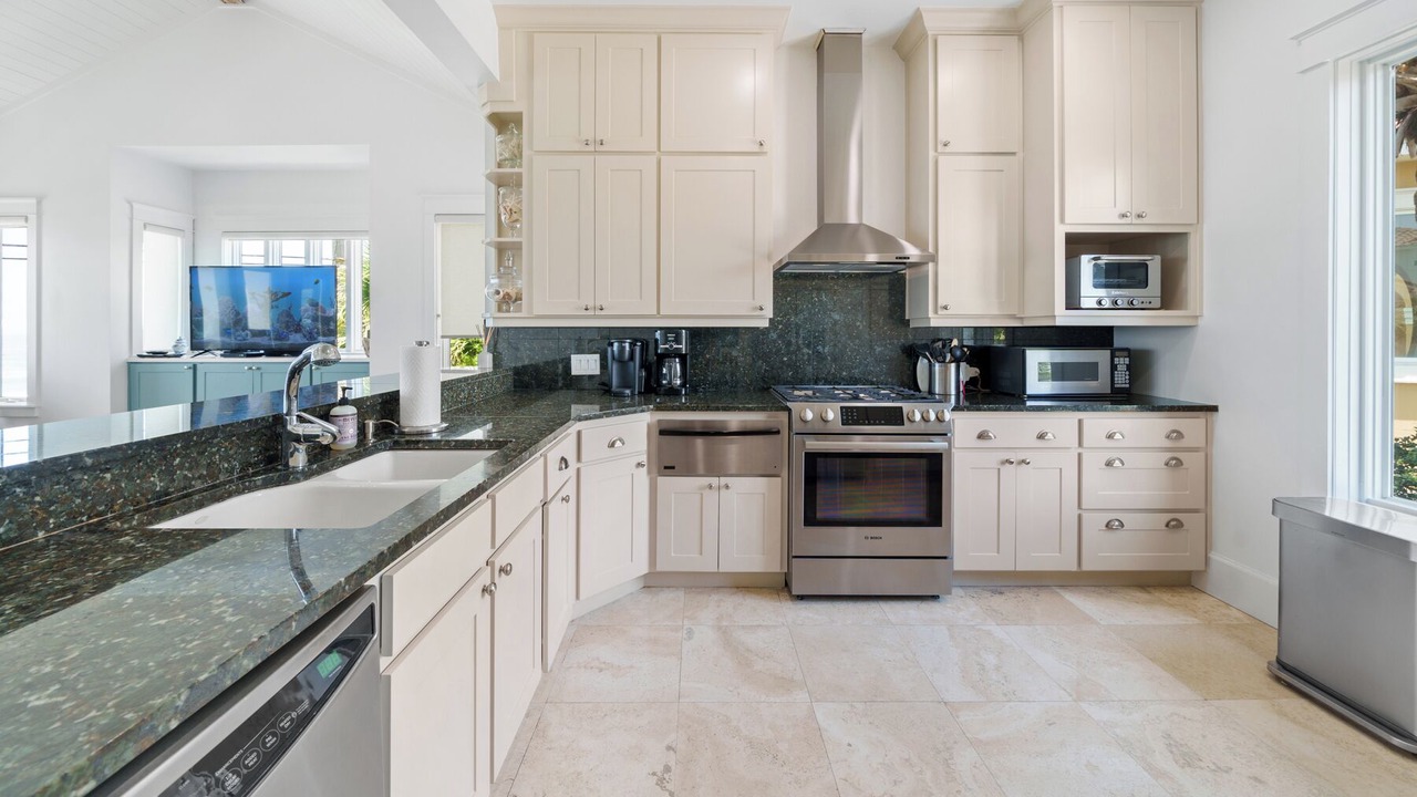 Photo of Kitchen in Avalon Beach Estates