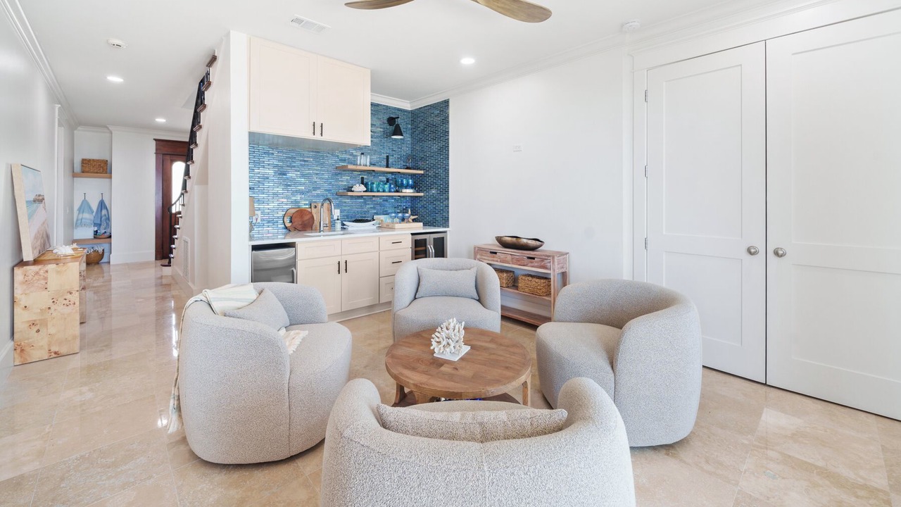 Photo of Livingroom in Avalon Beach Estates