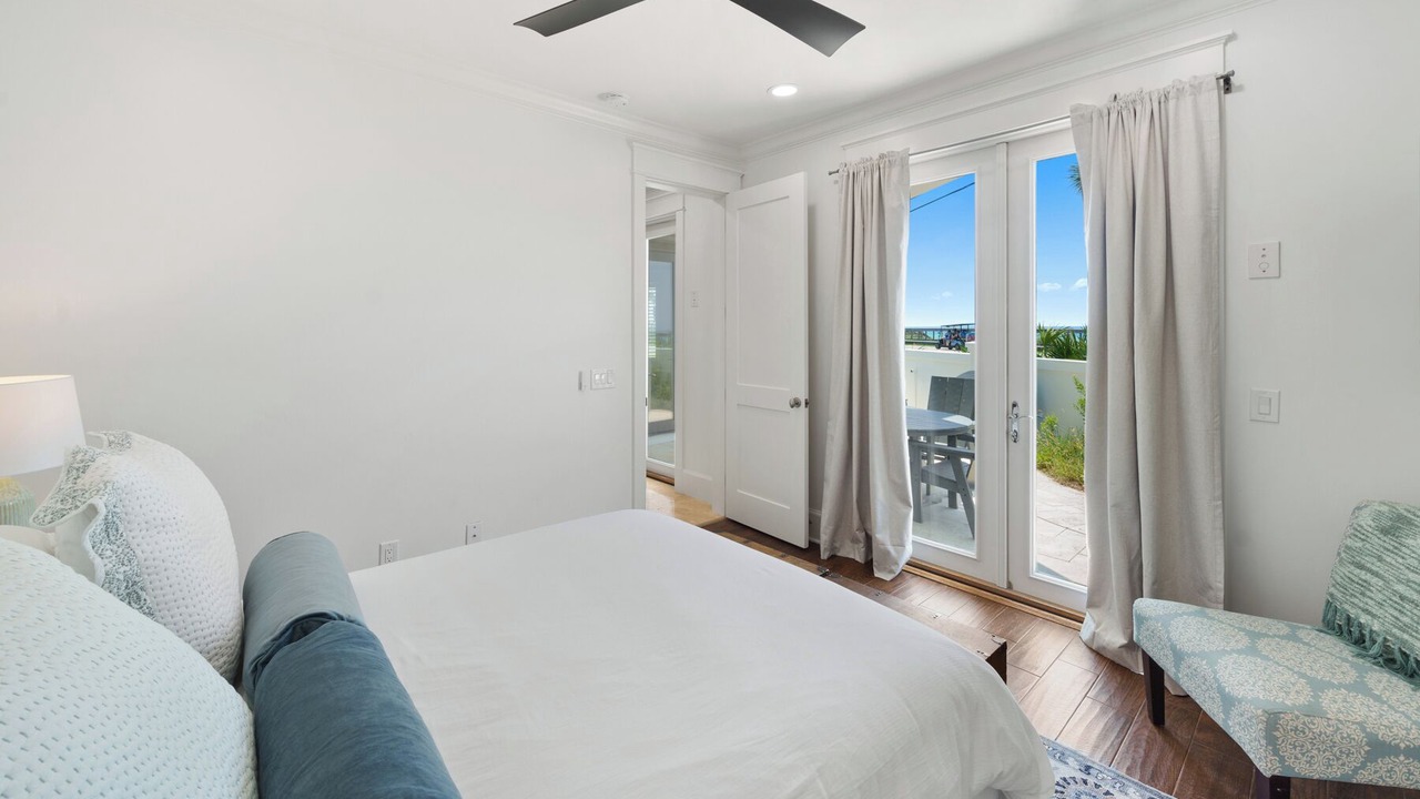 Photo of Bedroom in Avalon Beach Estates