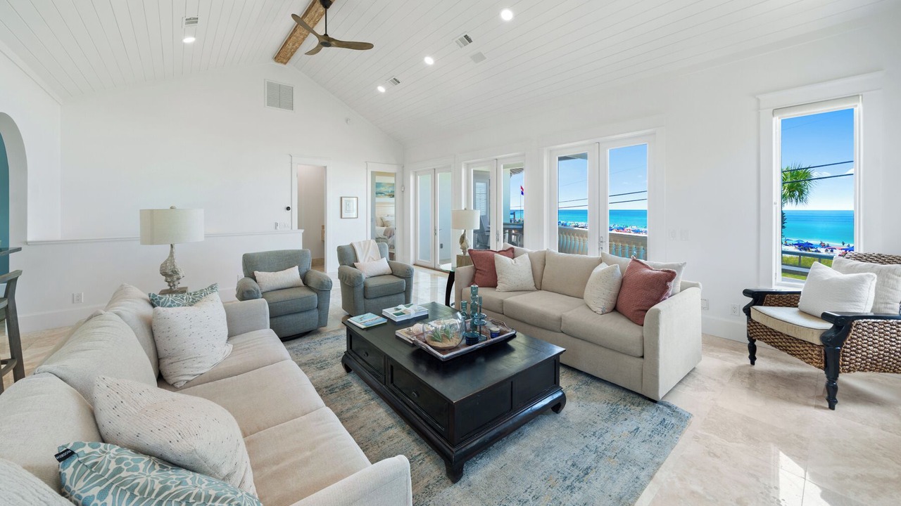 Photo of Livingroom in Avalon Beach Estates