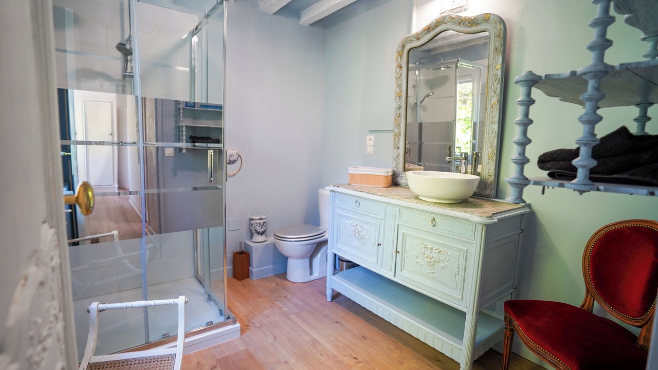 Photo of Bathroom in Courtonne-la-Meurdrac