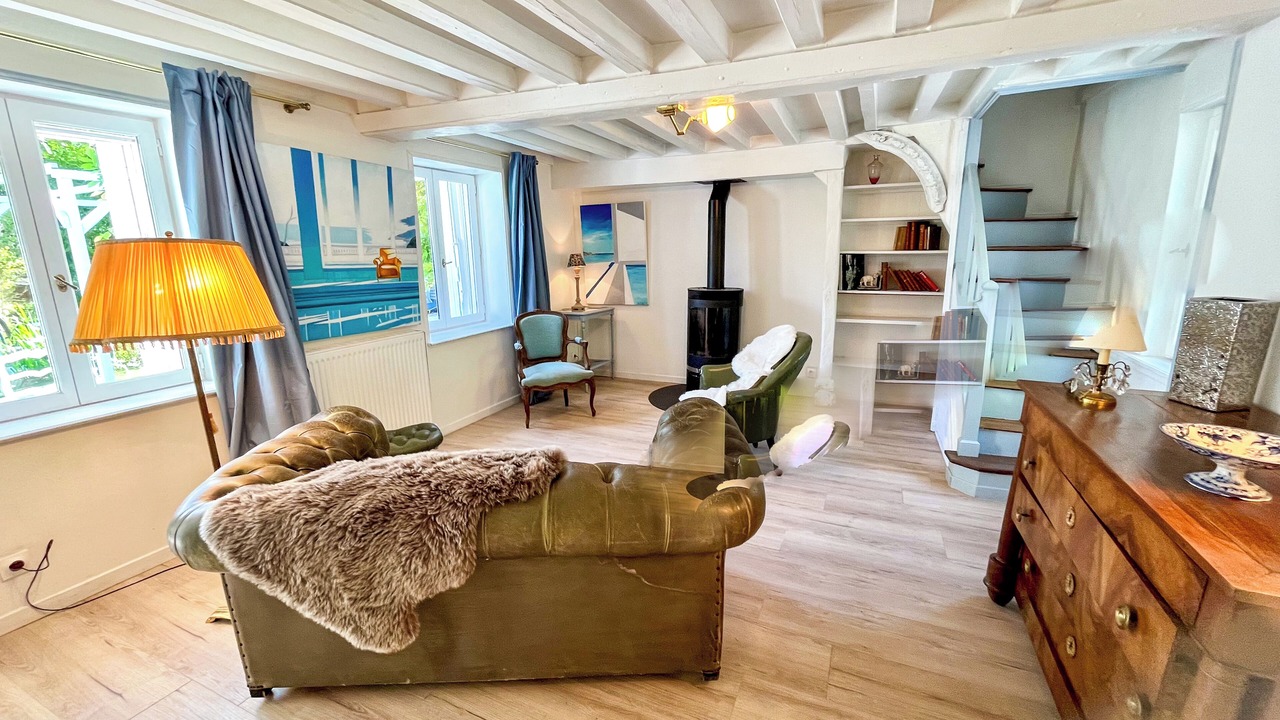 Photo of Livingroom in Courtonne-la-Meurdrac