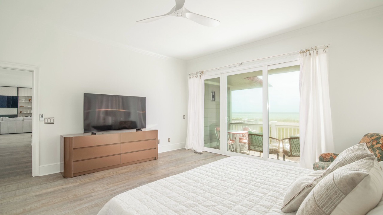 Photo of Bedroom in Debordieu Colony