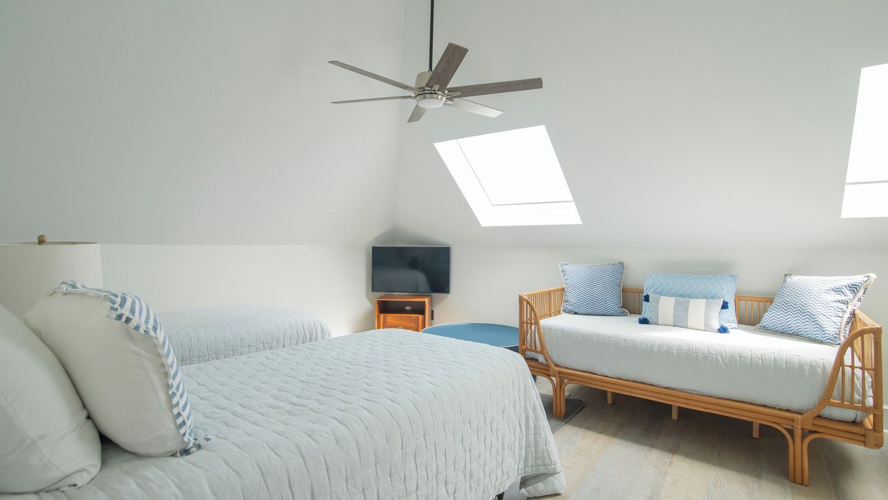 Photo of Bedroom in Debordieu Colony