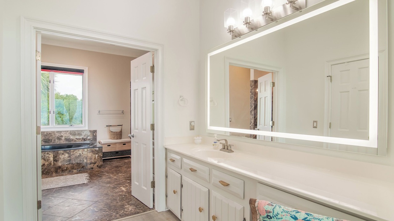 Photo of Bathroom in Debordieu Colony