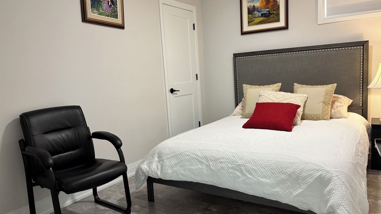 Photo of Bedroom in Grand River South