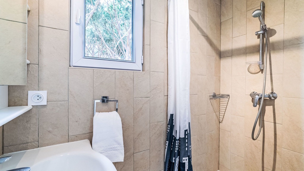 Photo of Bathroom in Gassin