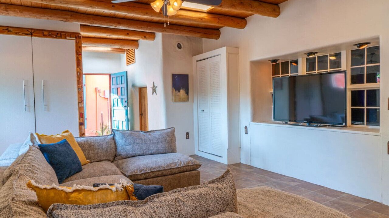 Photo of Livingroom in Taos