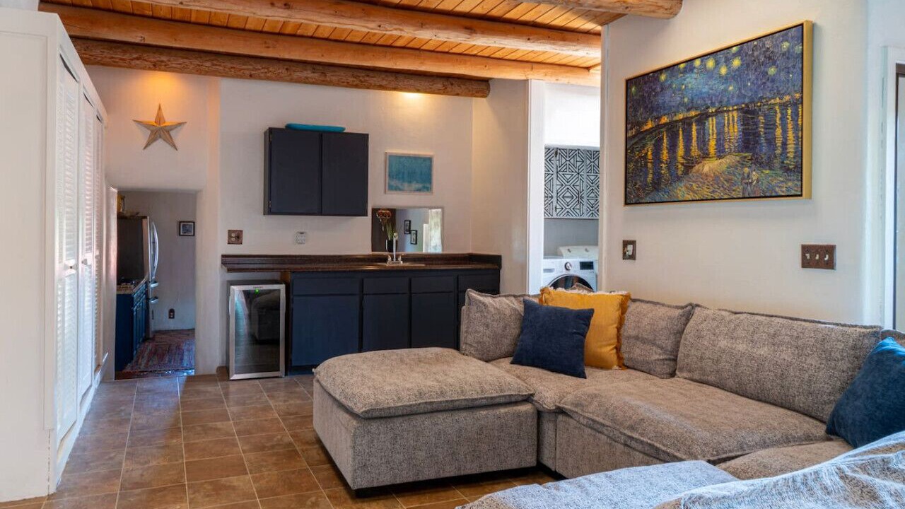 Photo of Livingroom in Taos