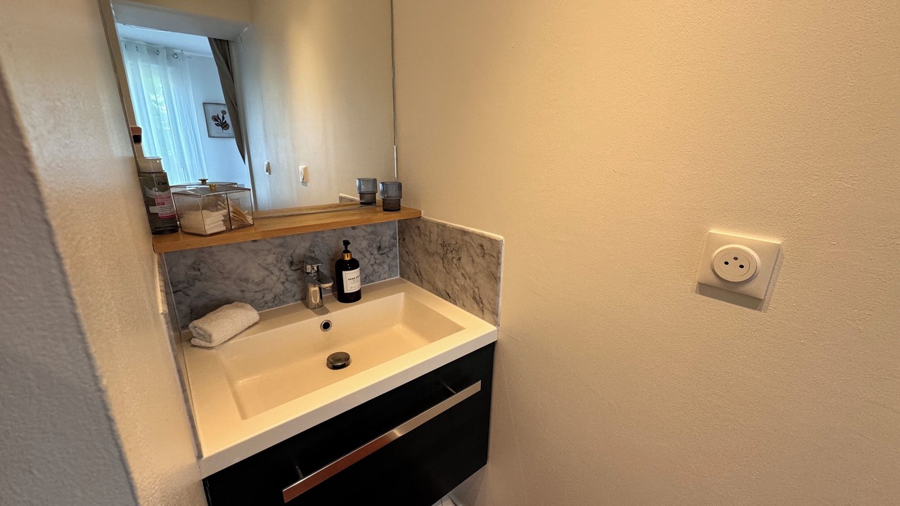 Photo of Bathroom in Le Kremlin-Bicetre