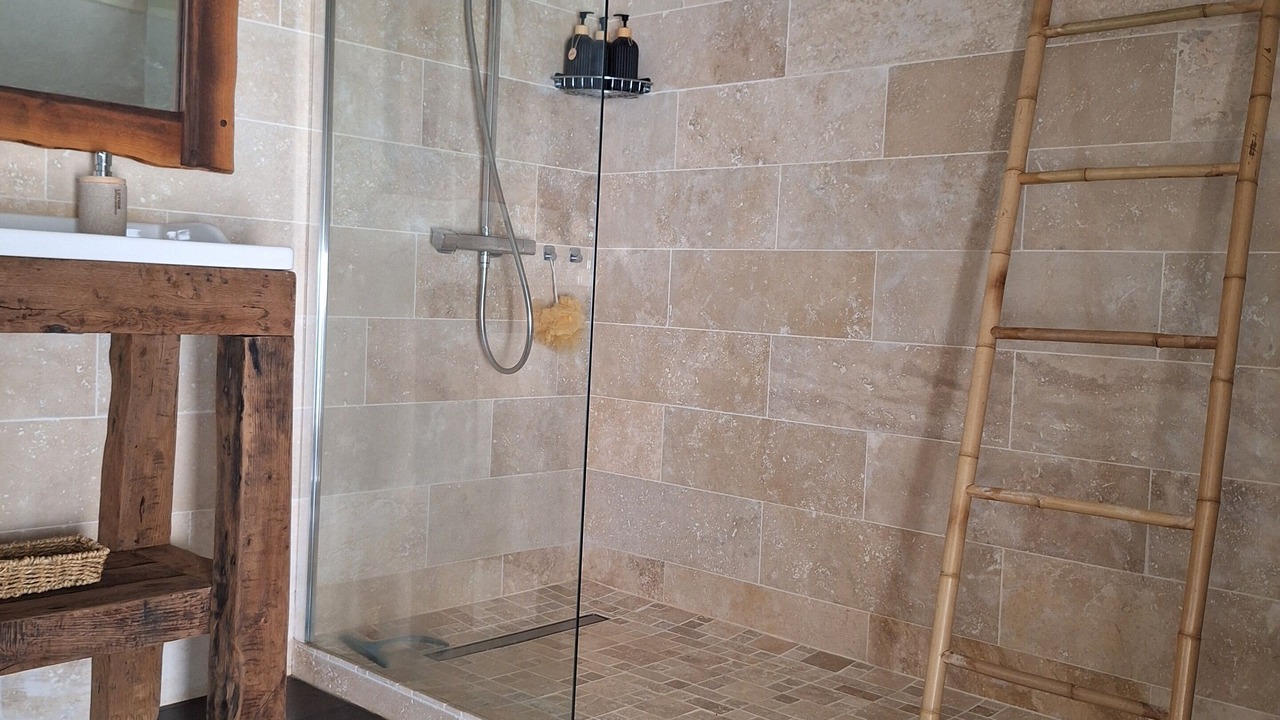 Photo of Bathroom in Saint-Jean-Saint-Maurice-sur-Loire