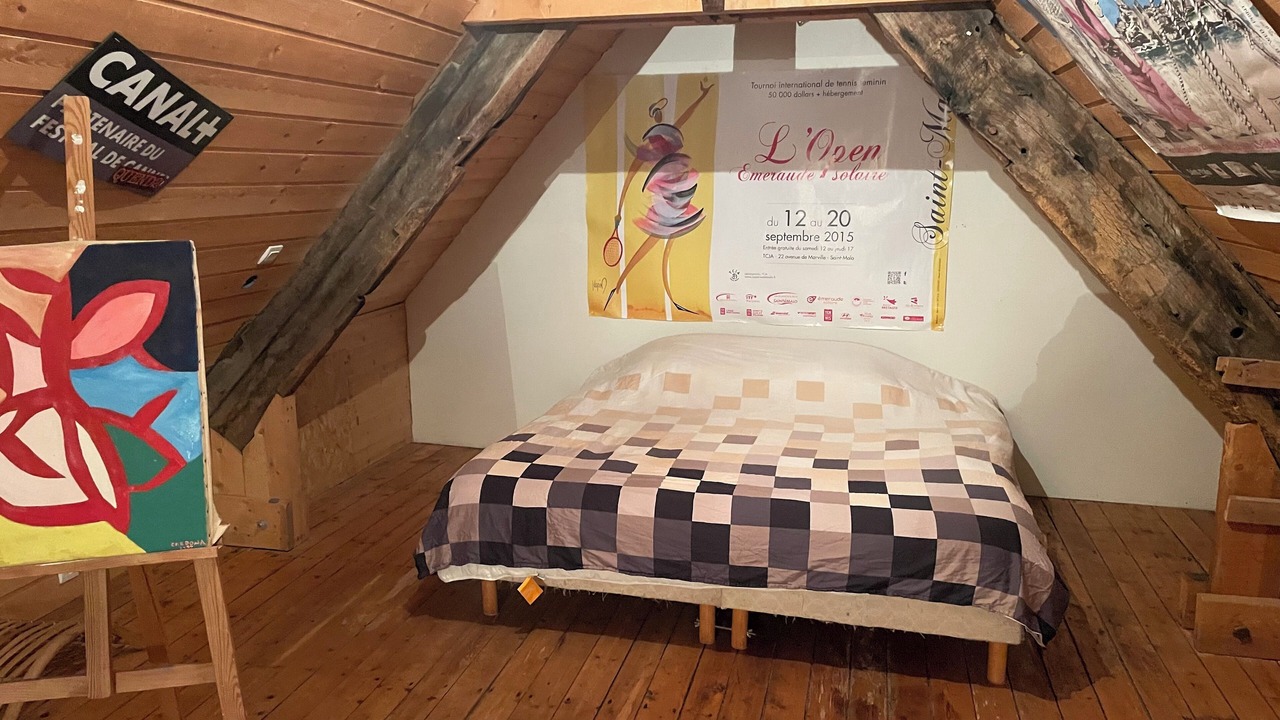 Photo of Bedroom in Saint-Servan