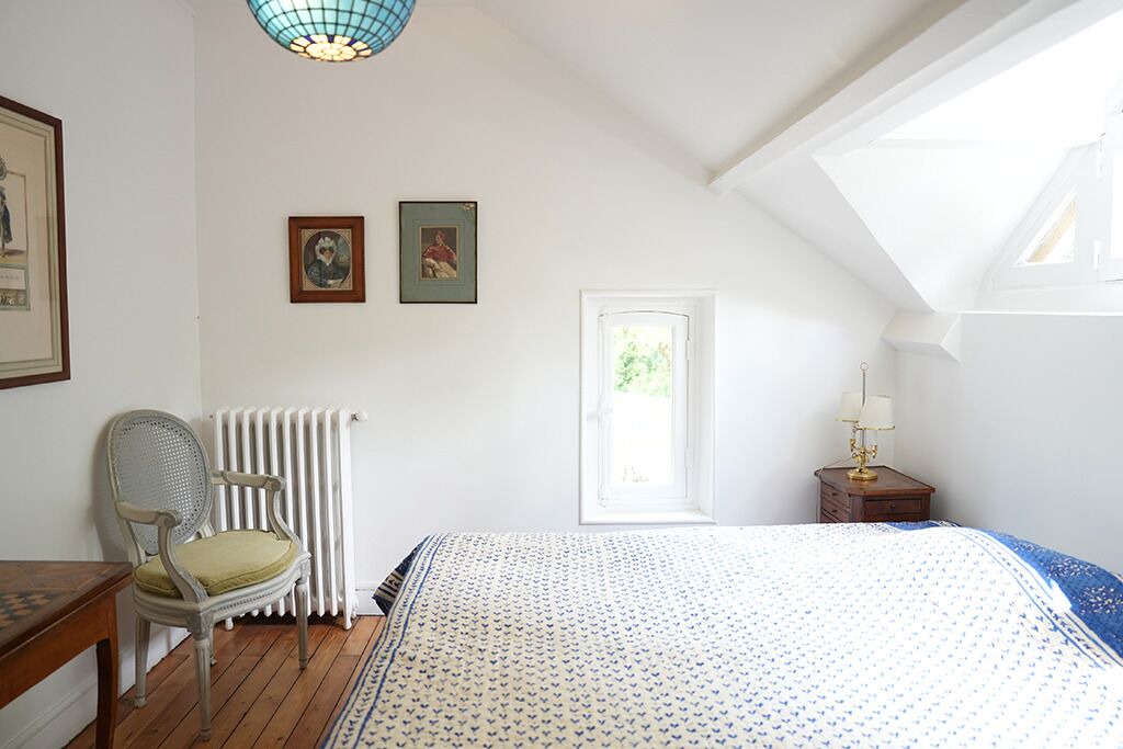 Photo of Bedroom in Le Val-Saint-Germain