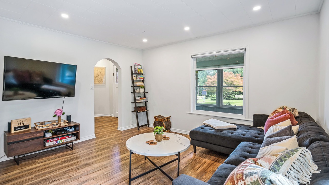 Photo of Livingroom in Queenston