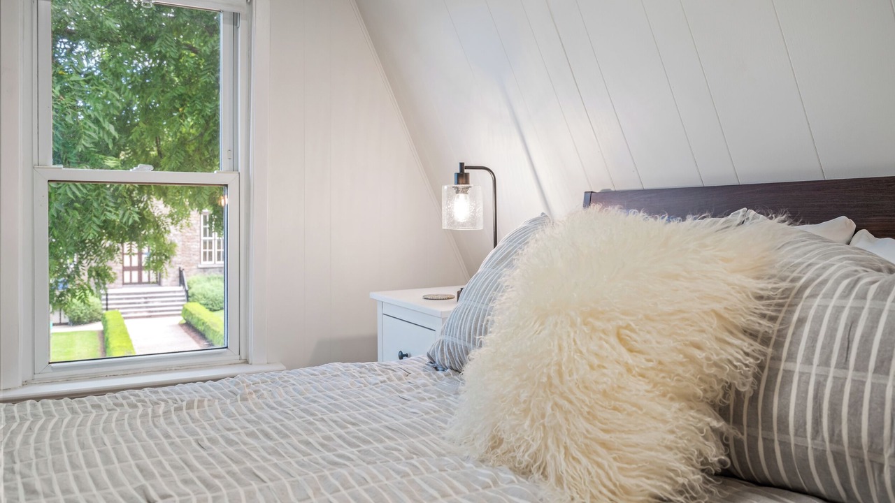 Photo of Bedroom in Queenston