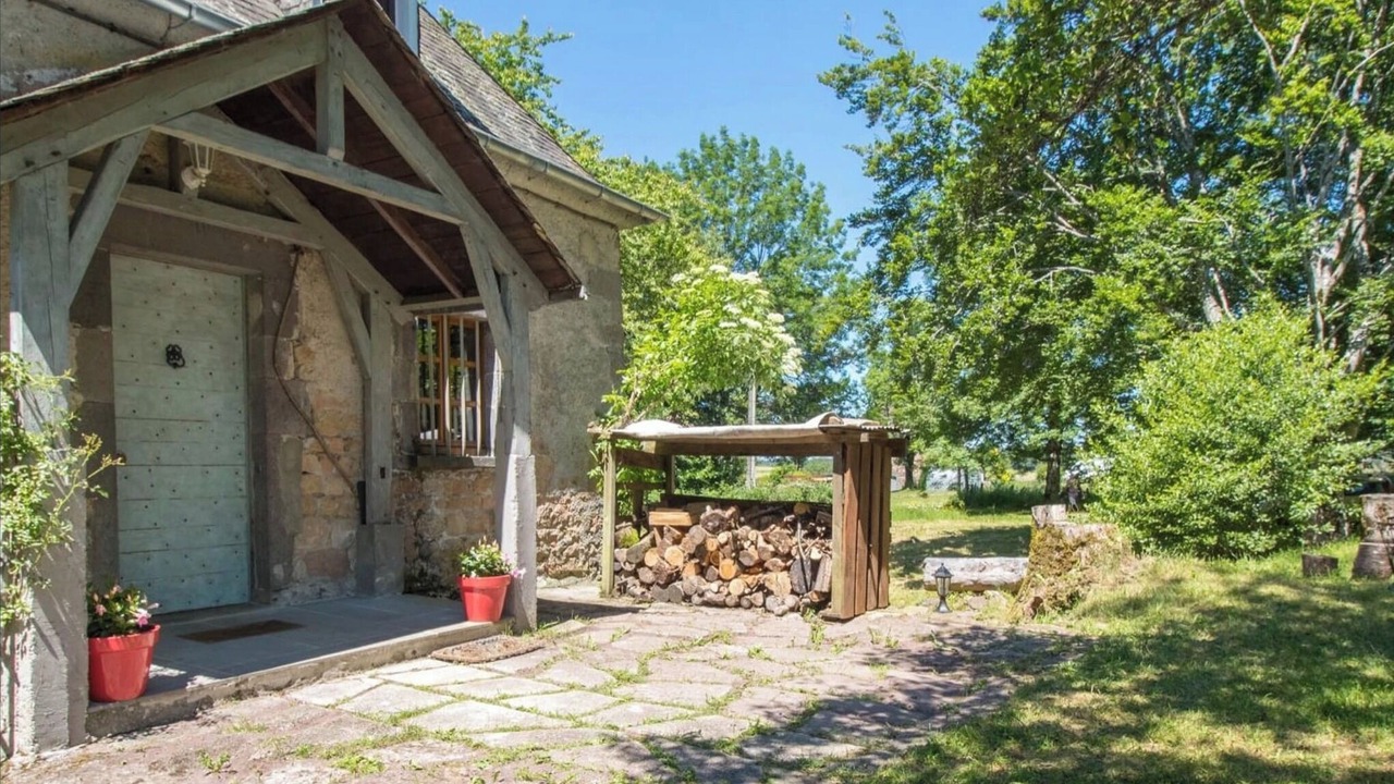 Photo of Others in Saint-Sauves-d'Auvergne