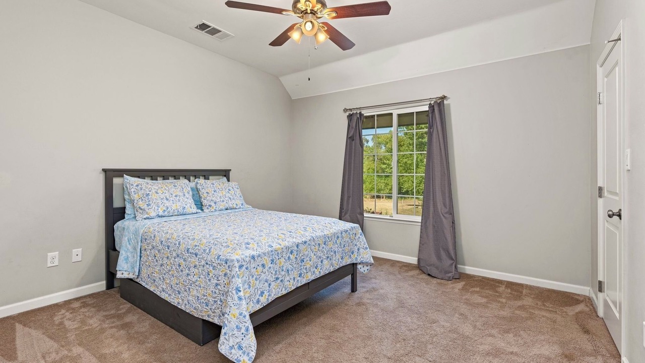 Photo of Bedroom in Bakersfield