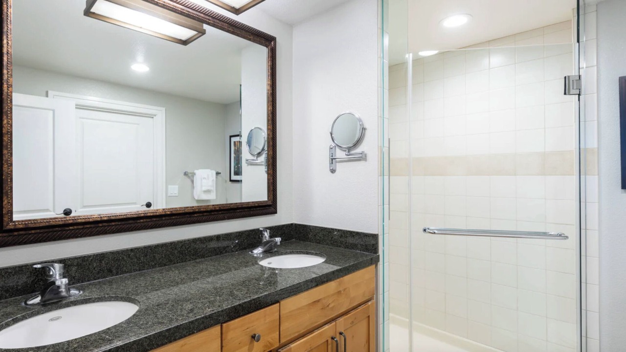 Photo of Bathroom in Lakeside Park