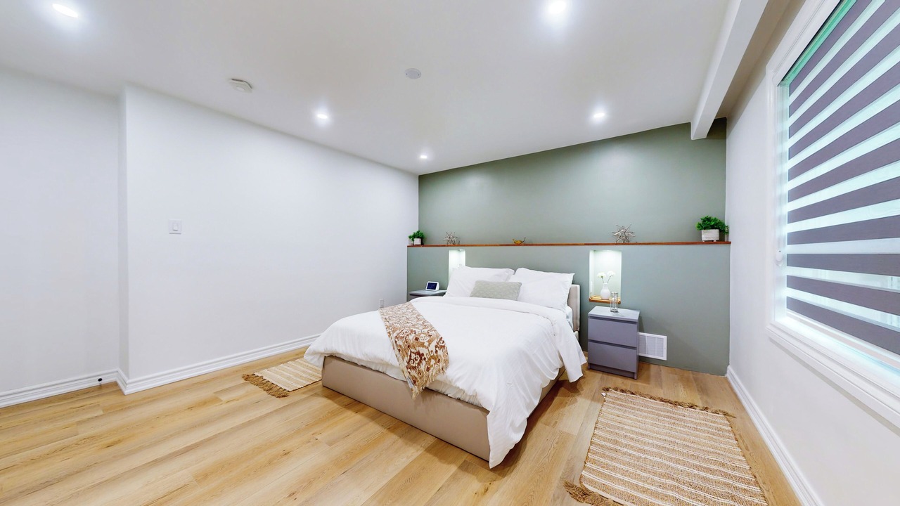 Photo of Bedroom in Bathurst Manor
