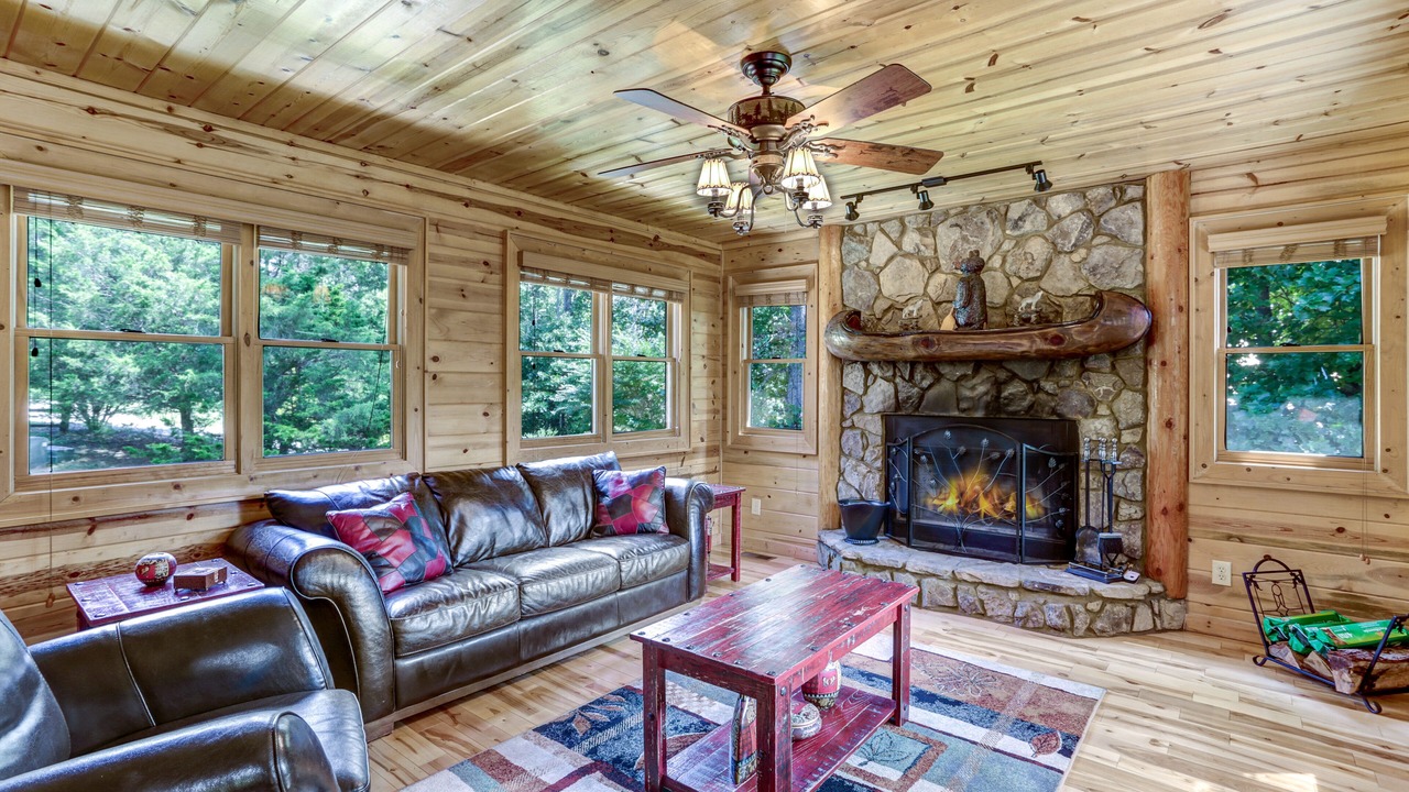 Photo of Livingroom in Blairsville