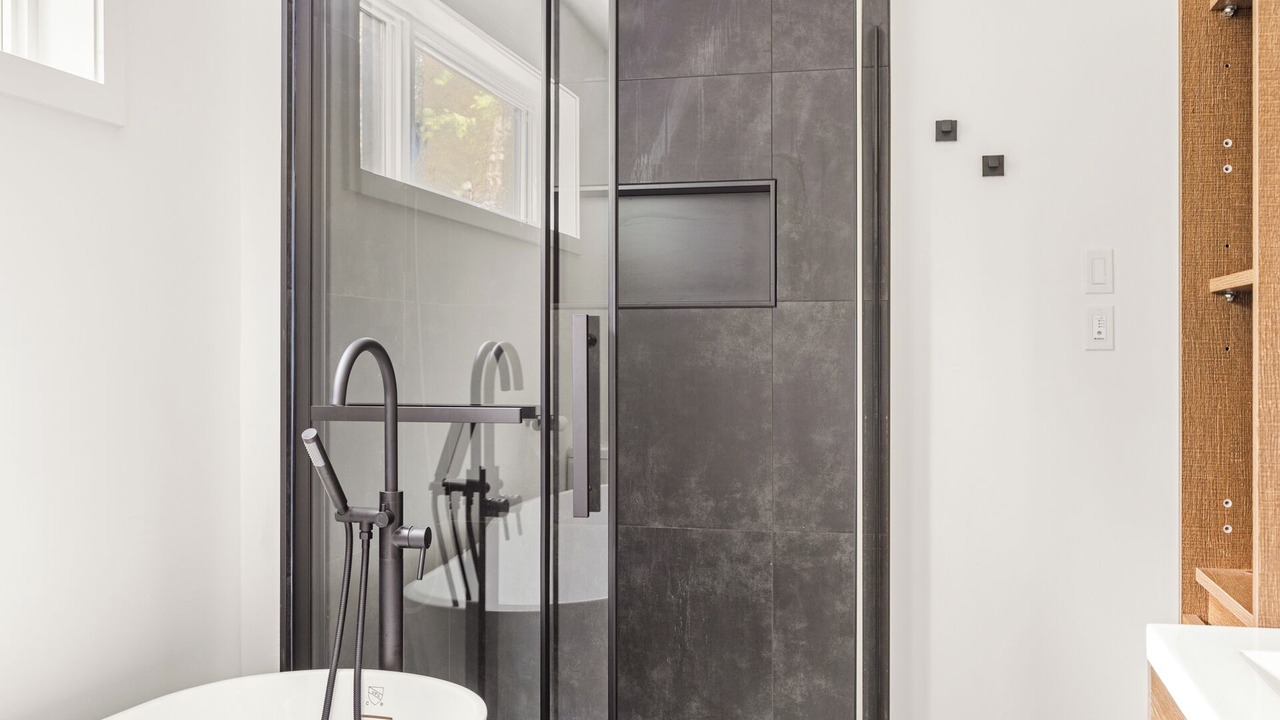 Photo of Bathroom in Saint-Alexis-des-Monts