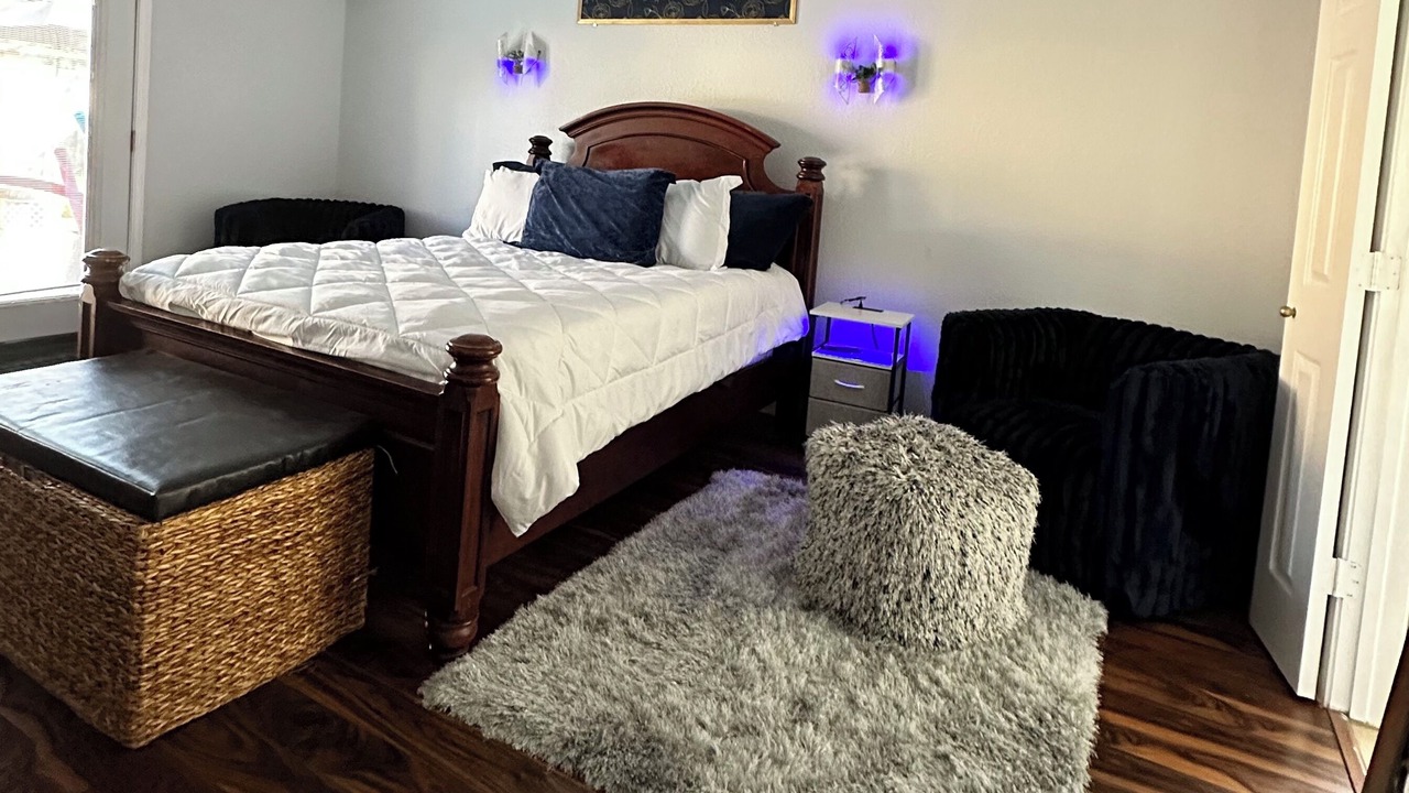 Photo of Bedroom in Humble