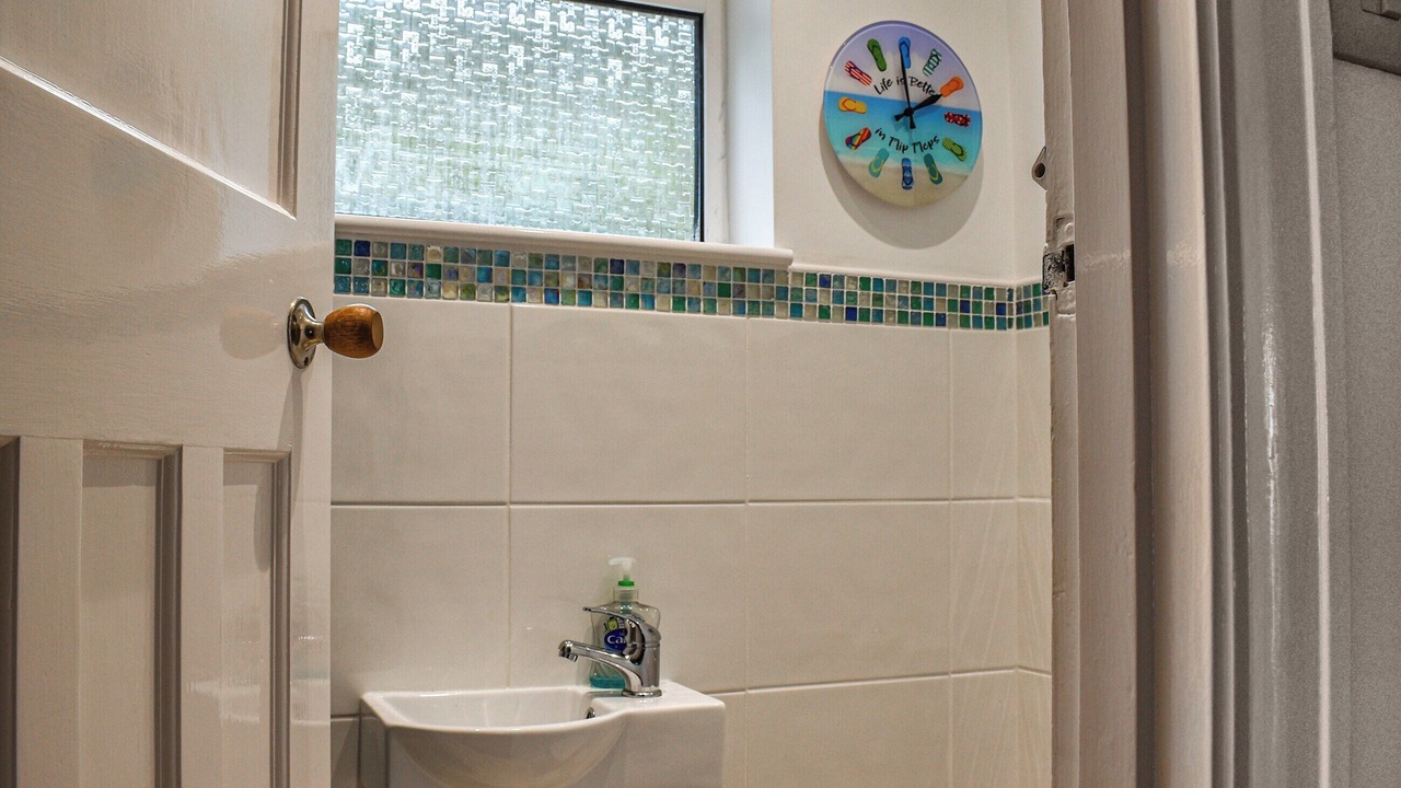 Photo of Bathroom in Perranporth